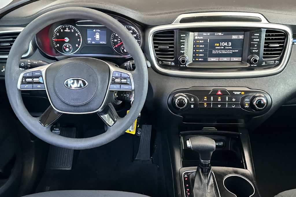Used 2020 Kia Sorento LX FWD image 18
