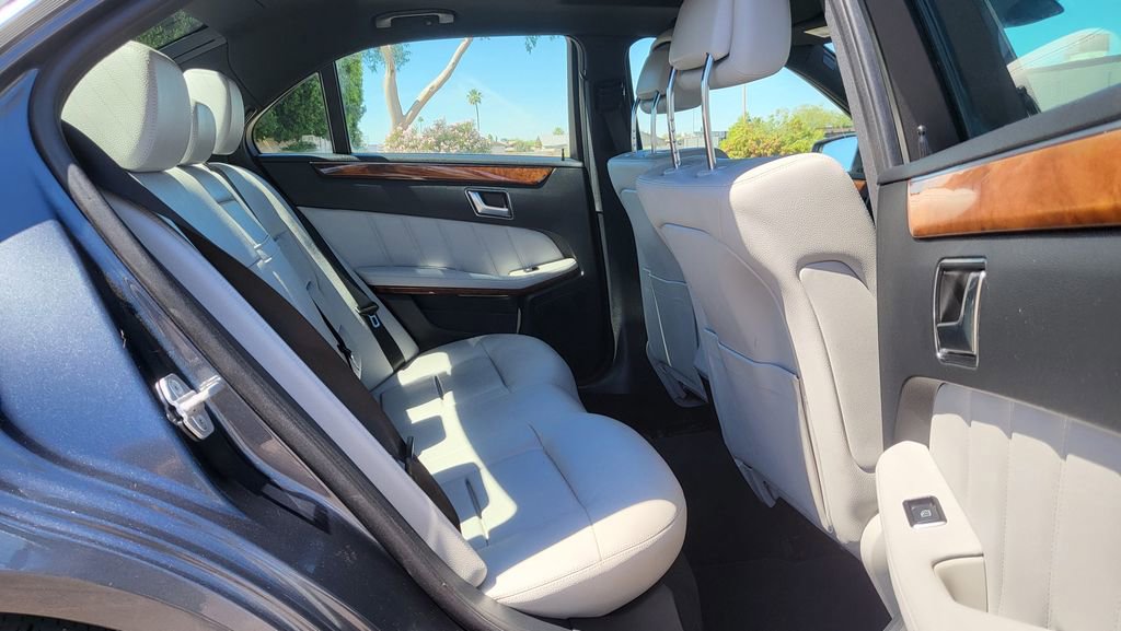 Used 2013 Mercedes-Benz E 350 Sedan image 19
