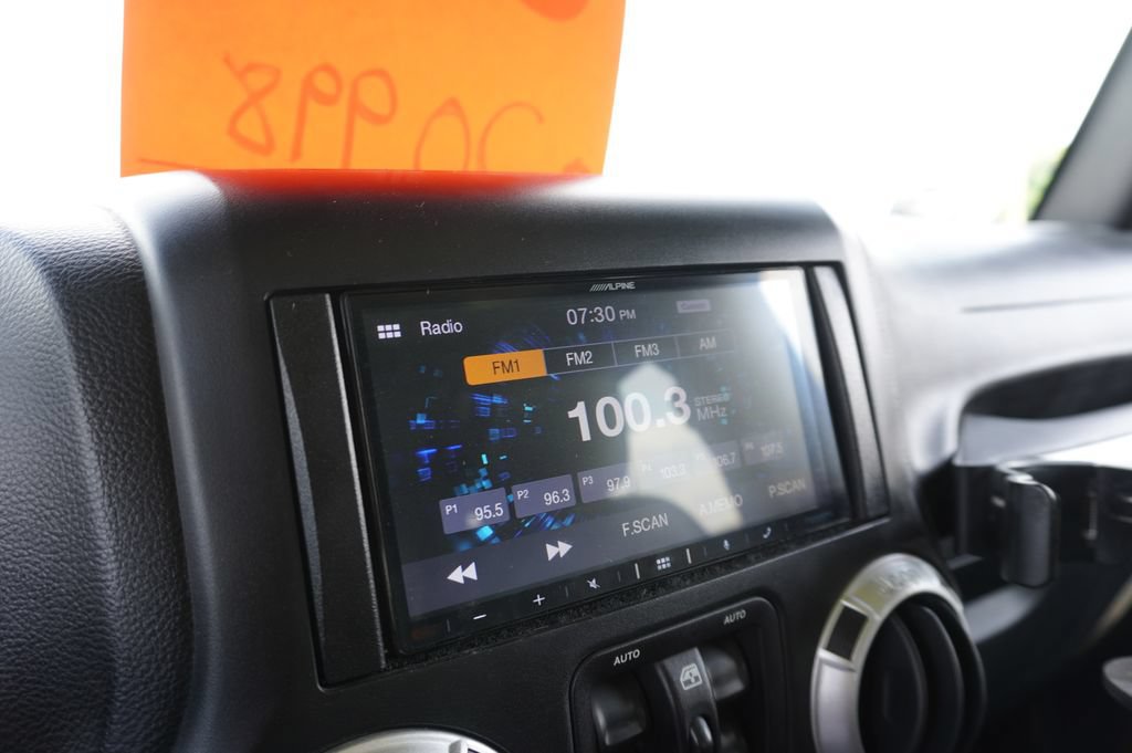 Used 2015 Jeep Wrangler Unlimited Sport AWD/4WD image 16