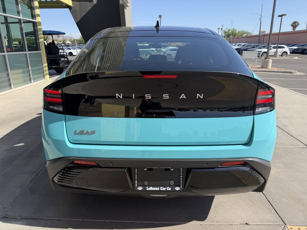 Used 2026 Nissan Leaf SV+ w/ Floor Mat Package (SV+) FWD image 13