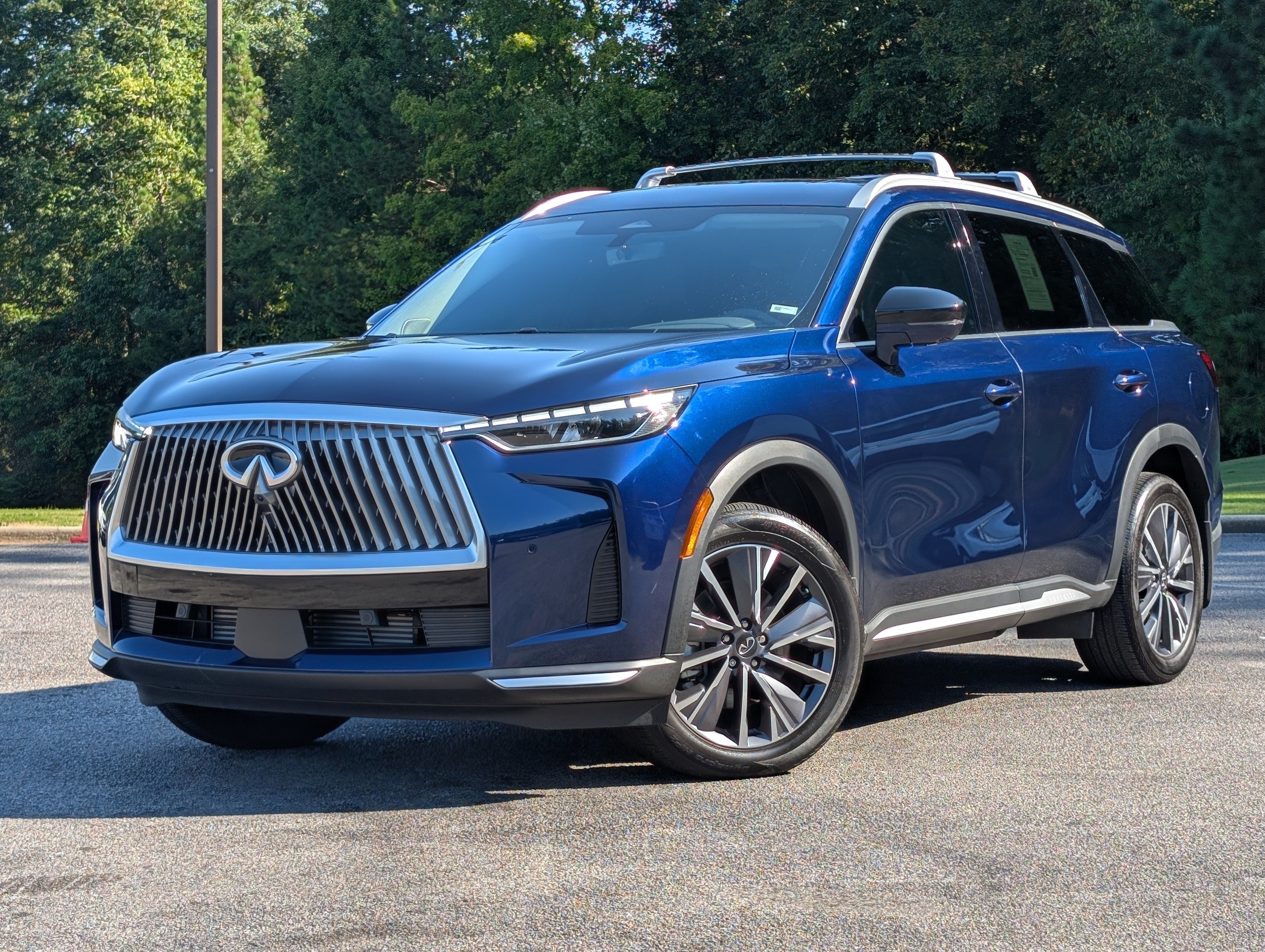 Used 2026 INFINITI QX60 Luxe w/ Family Package FWD image 4