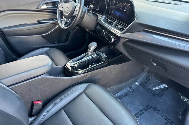 Used 2025 Chevrolet Trax ACTIV w/ Sunroof Package FWD image 19