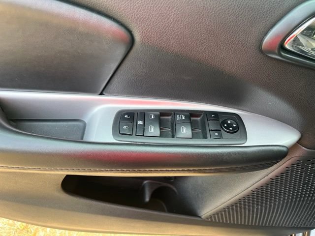 Used 2020 Dodge Journey SE w/ SE Popular Equipment Group FWD image 19