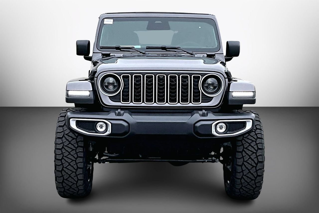 New 2026 Jeep Wrangler Unlimited Sahara AWD/4WD image 3