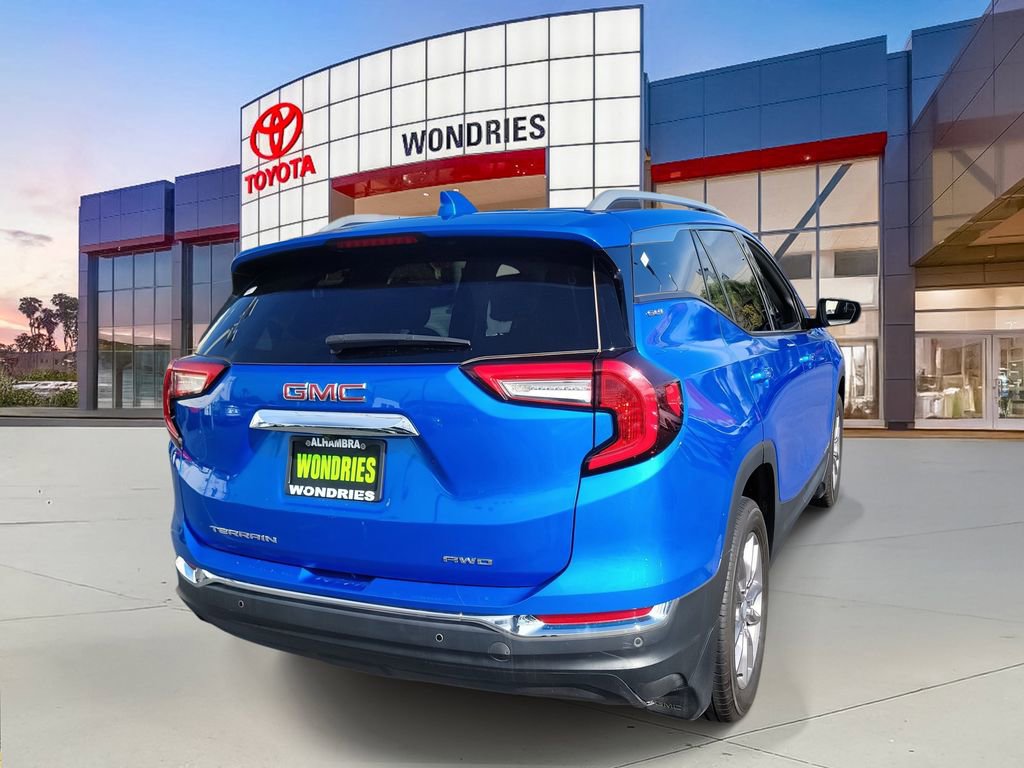 Used 2024 GMC Terrain SLT w/ LPO, Floor Liner Package image 4