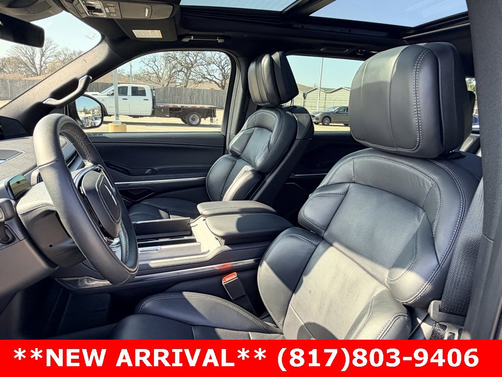Used 2025 Lincoln Navigator L Reserve w/ Jet Appearance Package image 12
