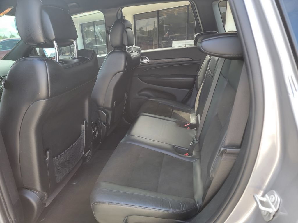 Used 2019 Jeep Grand Cherokee Laredo w/ Laredo X Package RWD image 12