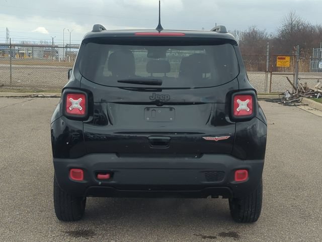Used 2023 Jeep Renegade Trailhawk w/ Sun/Sound Group AWD/4WD image 4