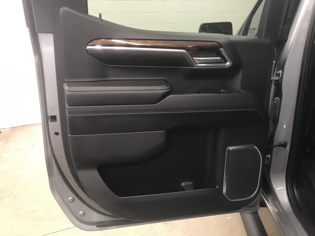 Used 2023 GMC Sierra 1500 Elevation image 24