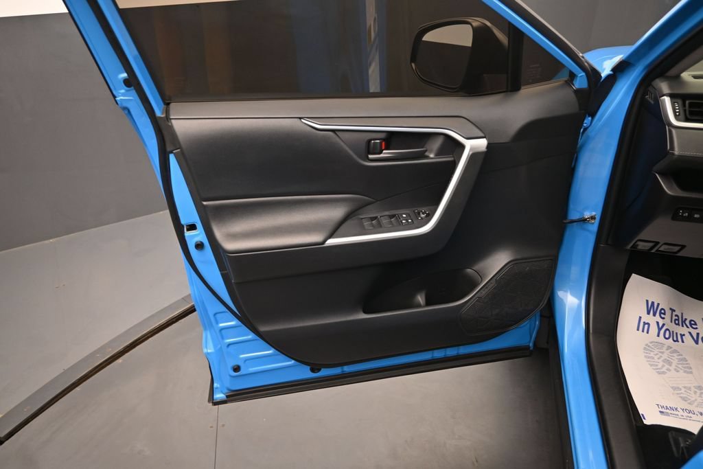 Used 2019 Toyota RAV4 LE w/ All Weather Liner Package AWD/4WD image 23