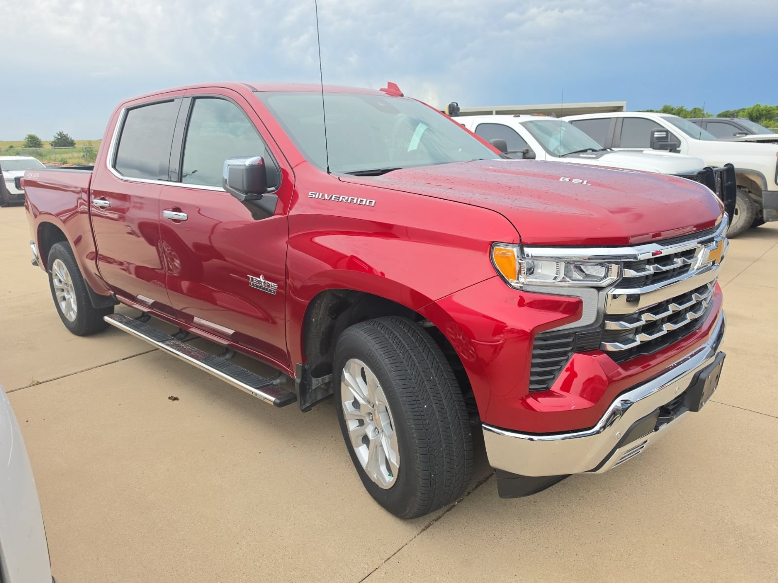 Used 2024 Chevrolet Silverado 1500 LTZ AWD/4WD image 5