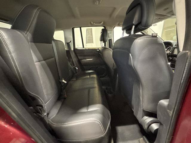 Used 2015 Jeep Compass Limited AWD/4WD image 21