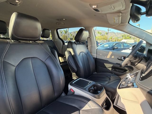 Used 2024 Chrysler Pacifica Limited FWD image 30
