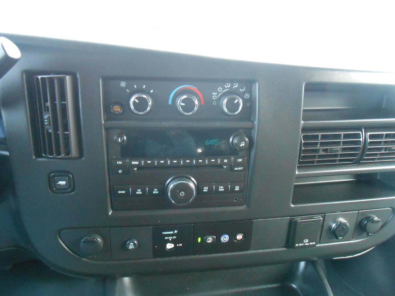 Used 2017 Chevrolet Express 3500 LT w/ LT Preferred Equipment Group image 16