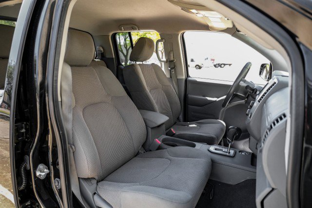 Used 2021 Nissan Frontier SV w/ Midnight Edition Floor Mats image 31