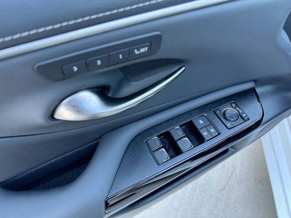 Certified 2023 Lexus ES 350 w/ Premium Package image 11