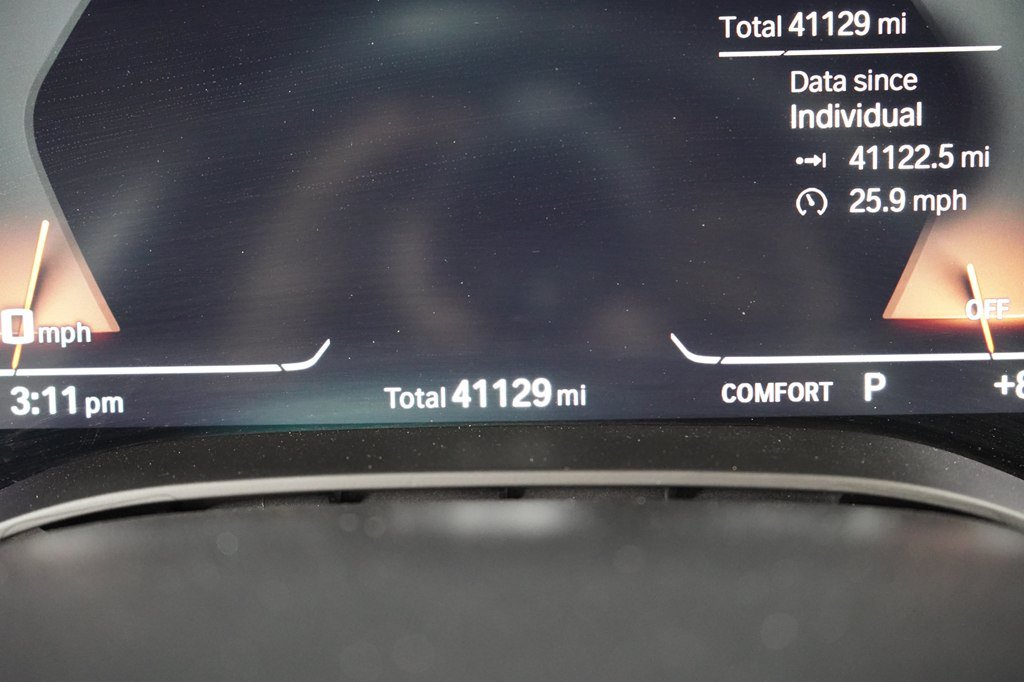 Used 2023 BMW M550i xDrive w/ Executive Package AWD/4WD image 17