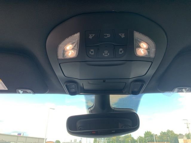 New 2026 Chrysler Pacifica Limited w/ Uconnect Theater Family Group image 18