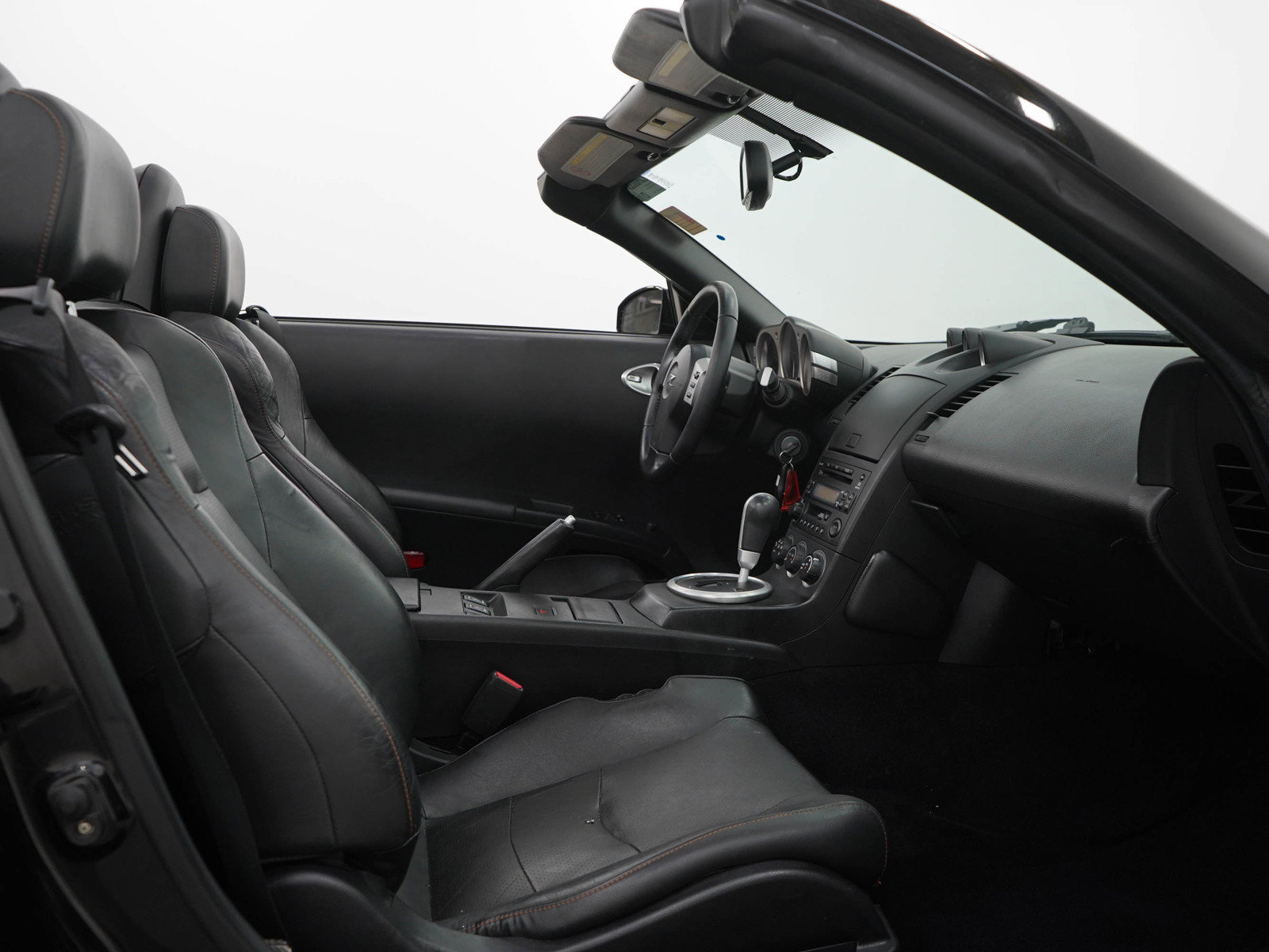 Used 2005 Nissan 350Z Touring RWD image 11