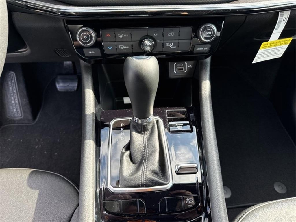 New 2025 Jeep Compass Latitude w/ Altitude Special Edition image 15