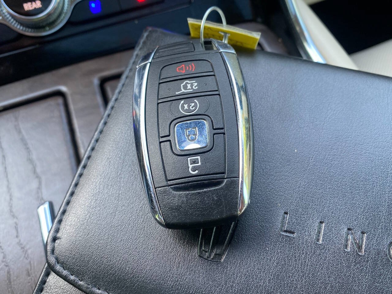 Used 2019 Lincoln Navigator Reserve AWD/4WD image 19