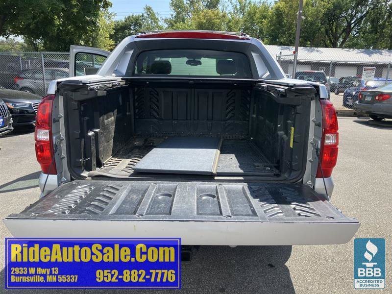 Used 2013 Chevrolet Avalanche LTZ AWD/4WD image 35