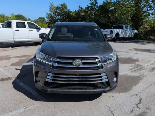 Used 2017 Toyota Highlander Limited Platinum AWD/4WD image 3