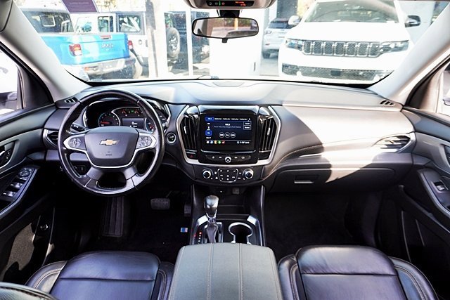 Used 2021 Chevrolet Traverse LT image 18