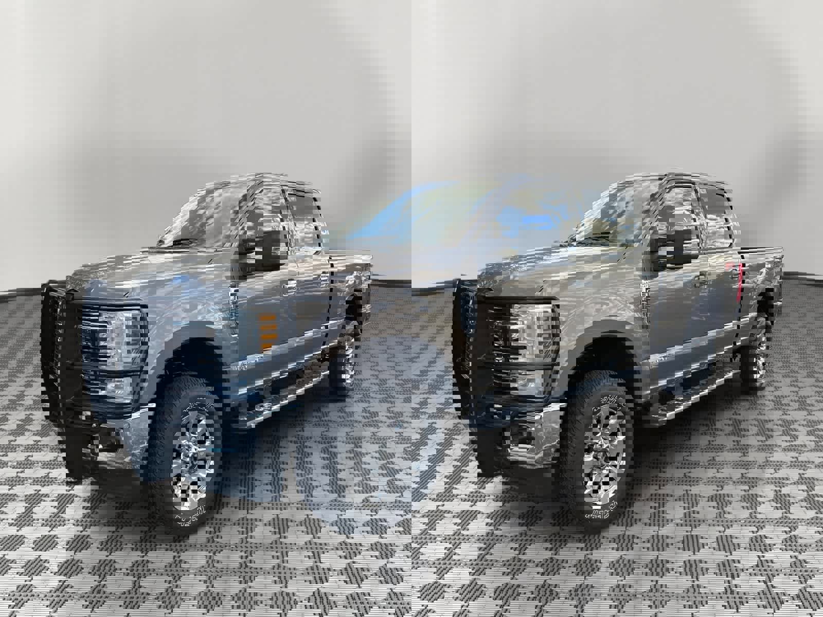 Used 2018 Ford F250 Lariat w/ Chrome Package image 7