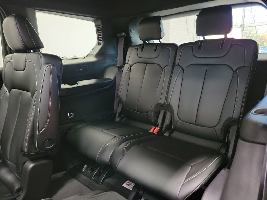 New 2025 Jeep Grand Cherokee L Limited w/ Black Appearance Package image 11
