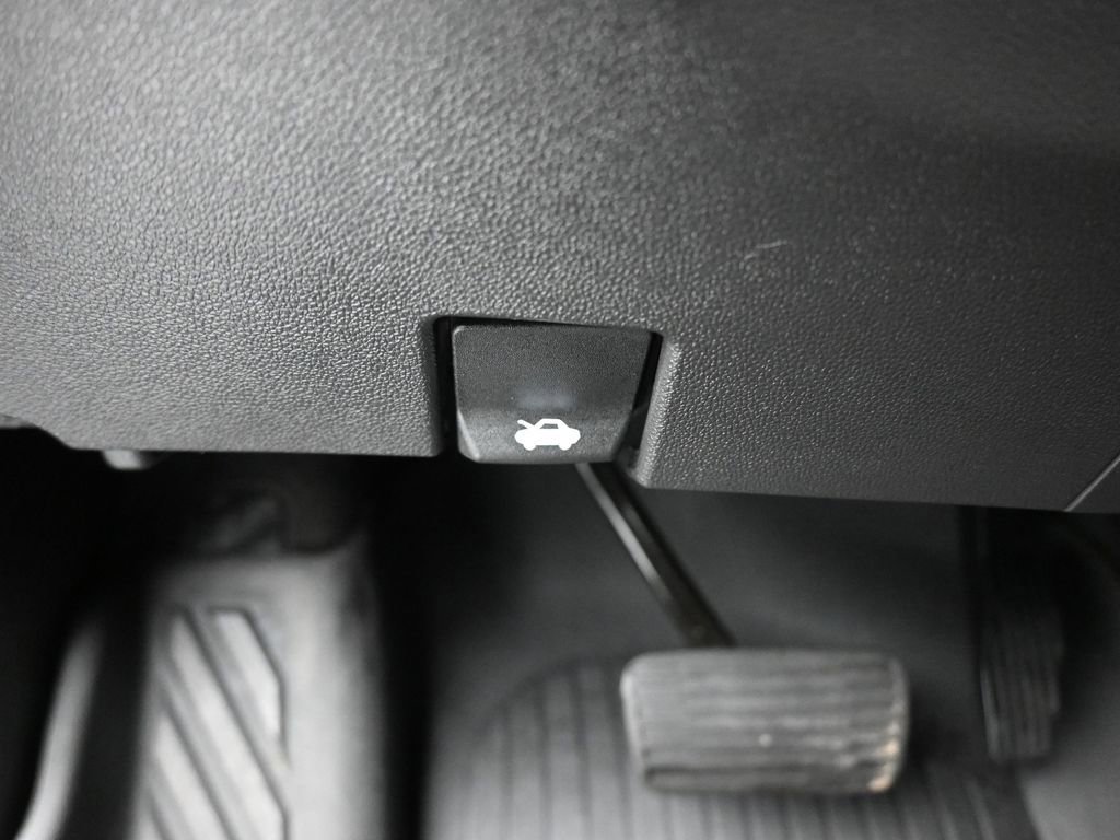 Used 2024 Chevrolet Silverado 1500 LT Trail Boss w/ Convenience Package II image 33