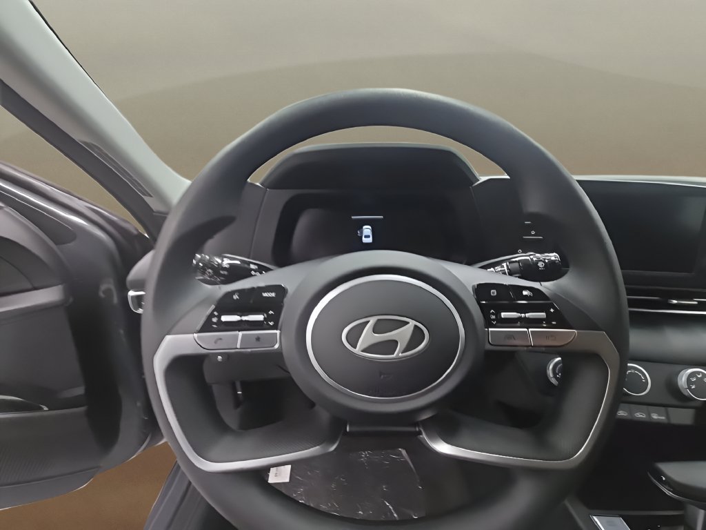 New 2026 Hyundai Elantra SE FWD image 31