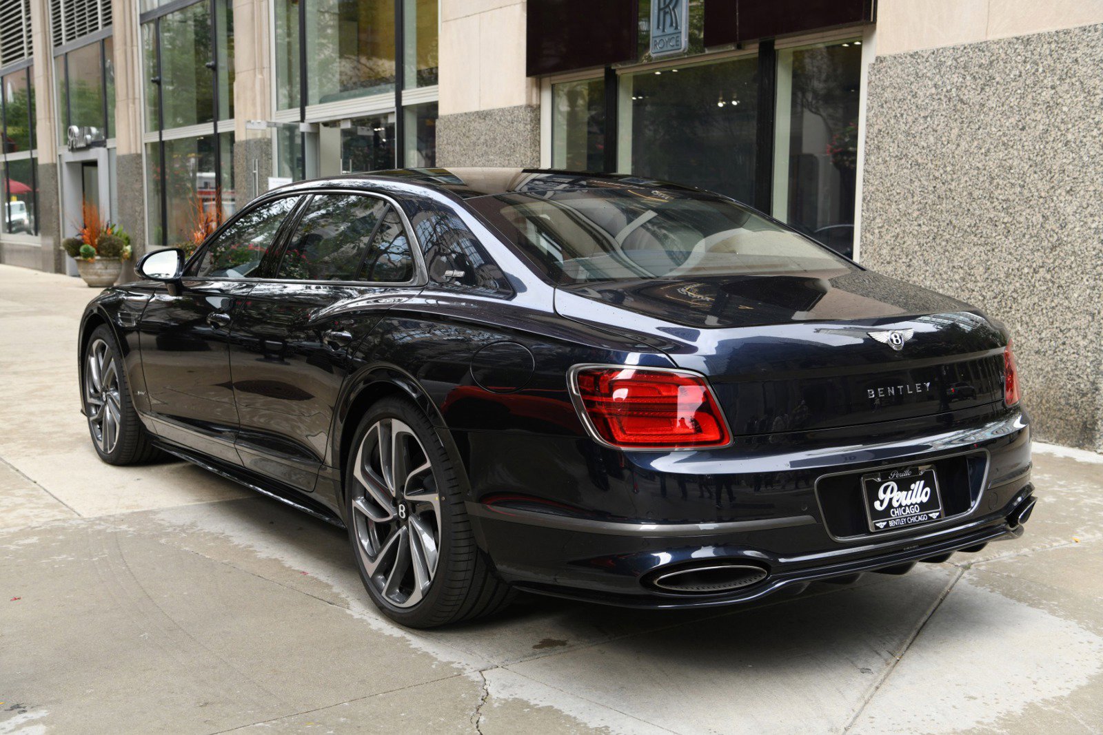 New 2025 Bentley Flying Spur Plug-In Hybrid image 6