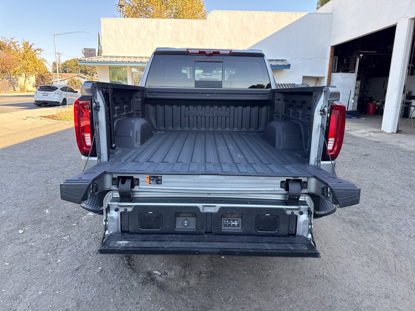 Used 2024 GMC Sierra 1500 AT4X AWD/4WD image 23