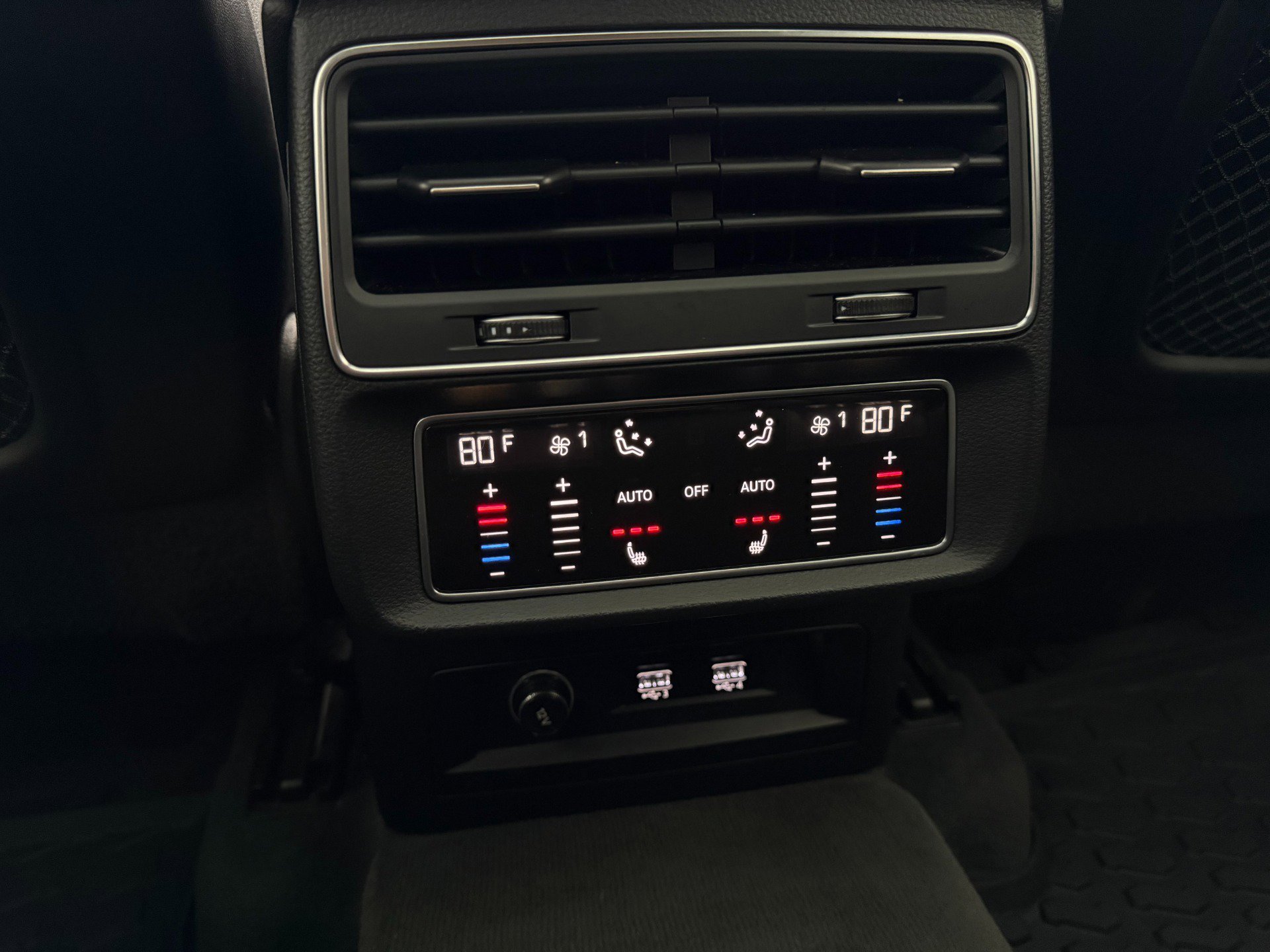 Used 2019 Audi Q8 Premium Plus w/ Premium Plus image 27