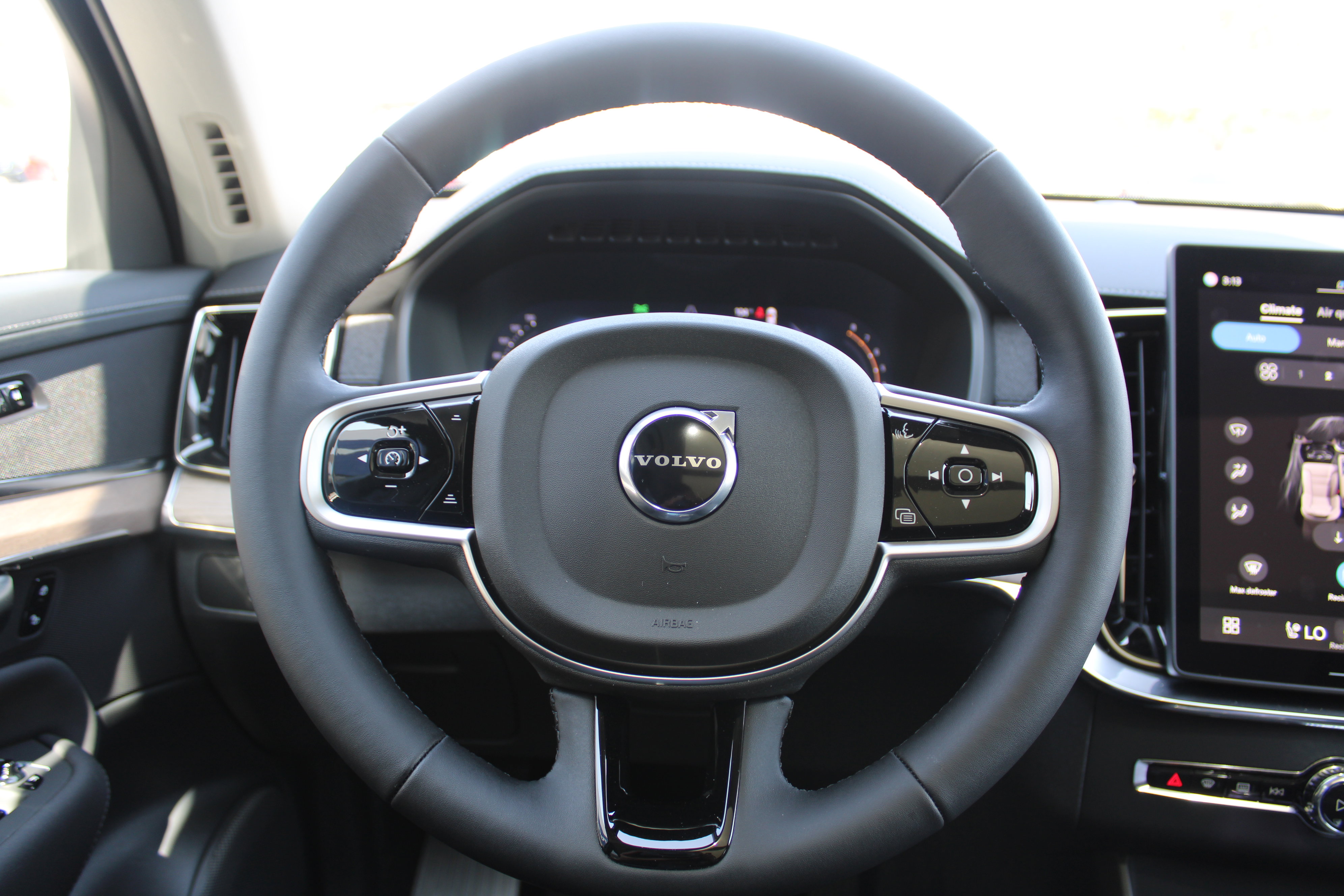 New 2026 Volvo XC90 B5 Plus w/ Protection Package AWD/4WD image 15