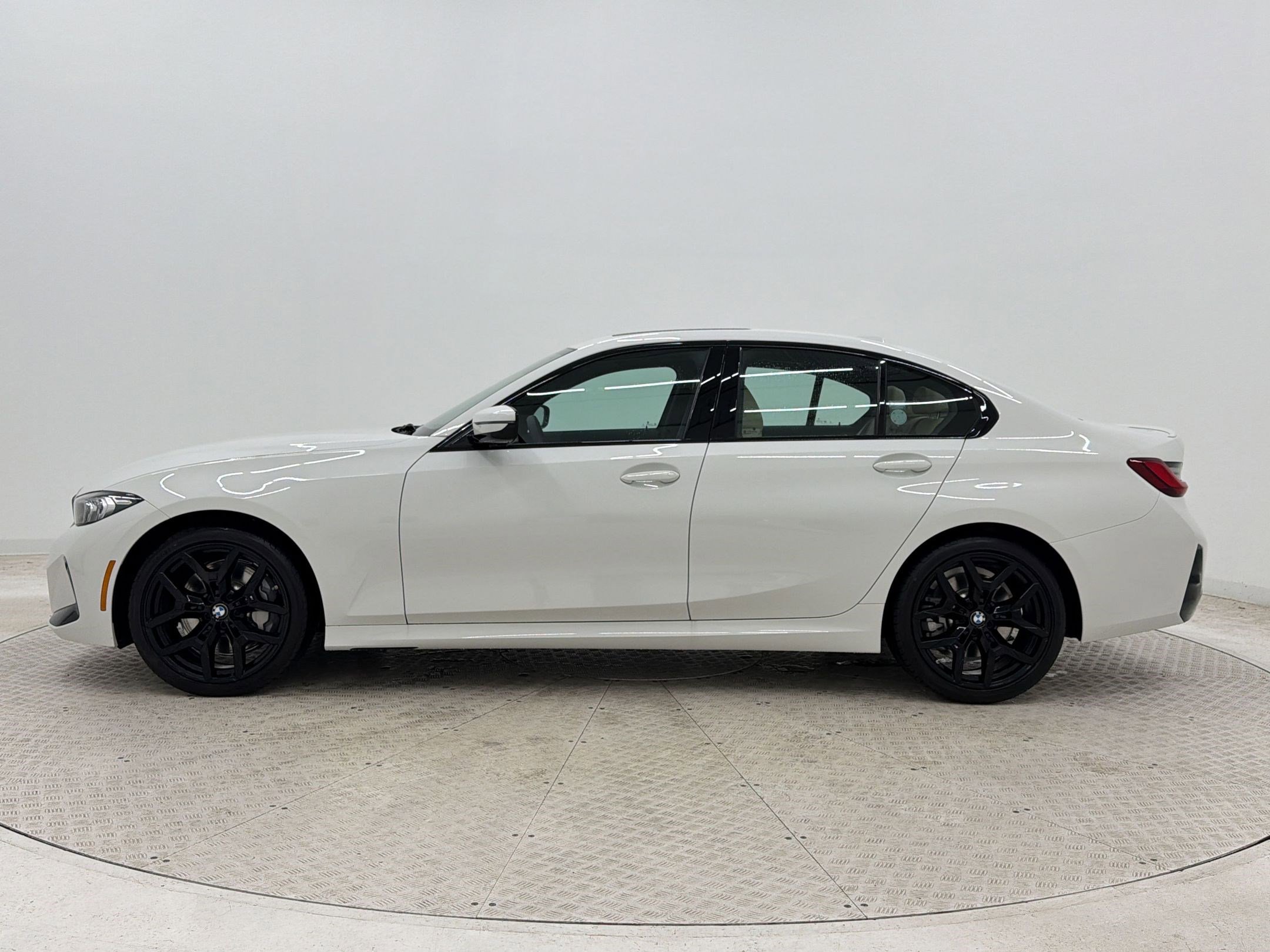 New 2026 BMW 330i Sedan w/ M Sport Package RWD image 2