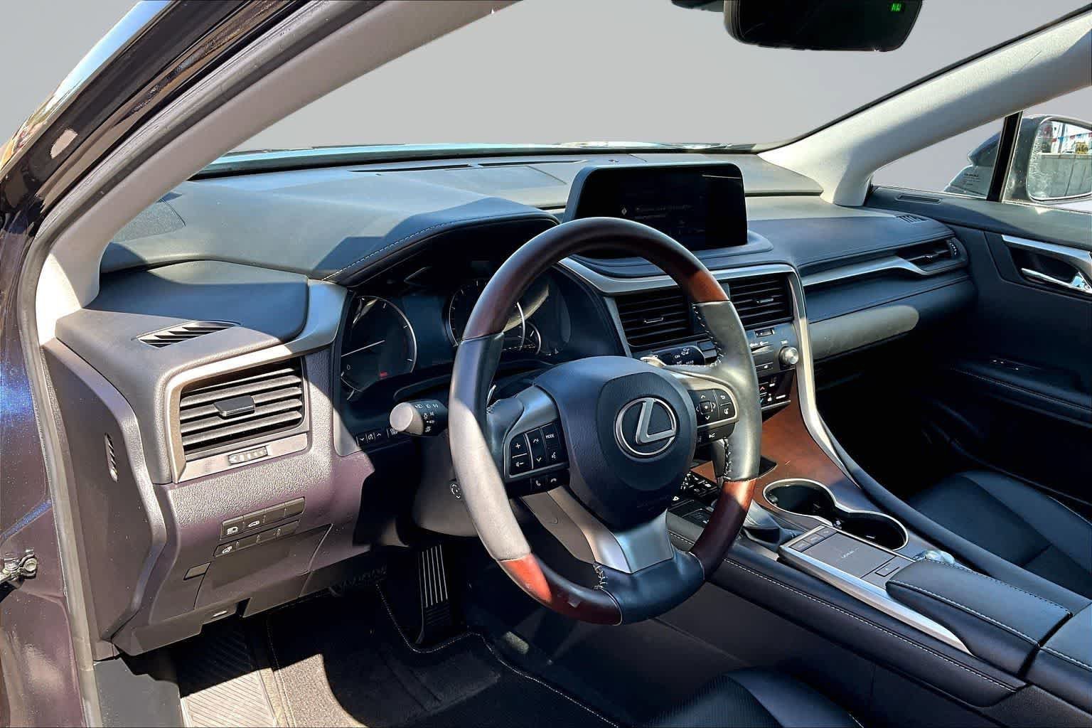 Used 2022 Lexus RX 350 AWD w/ Premium Package image 2