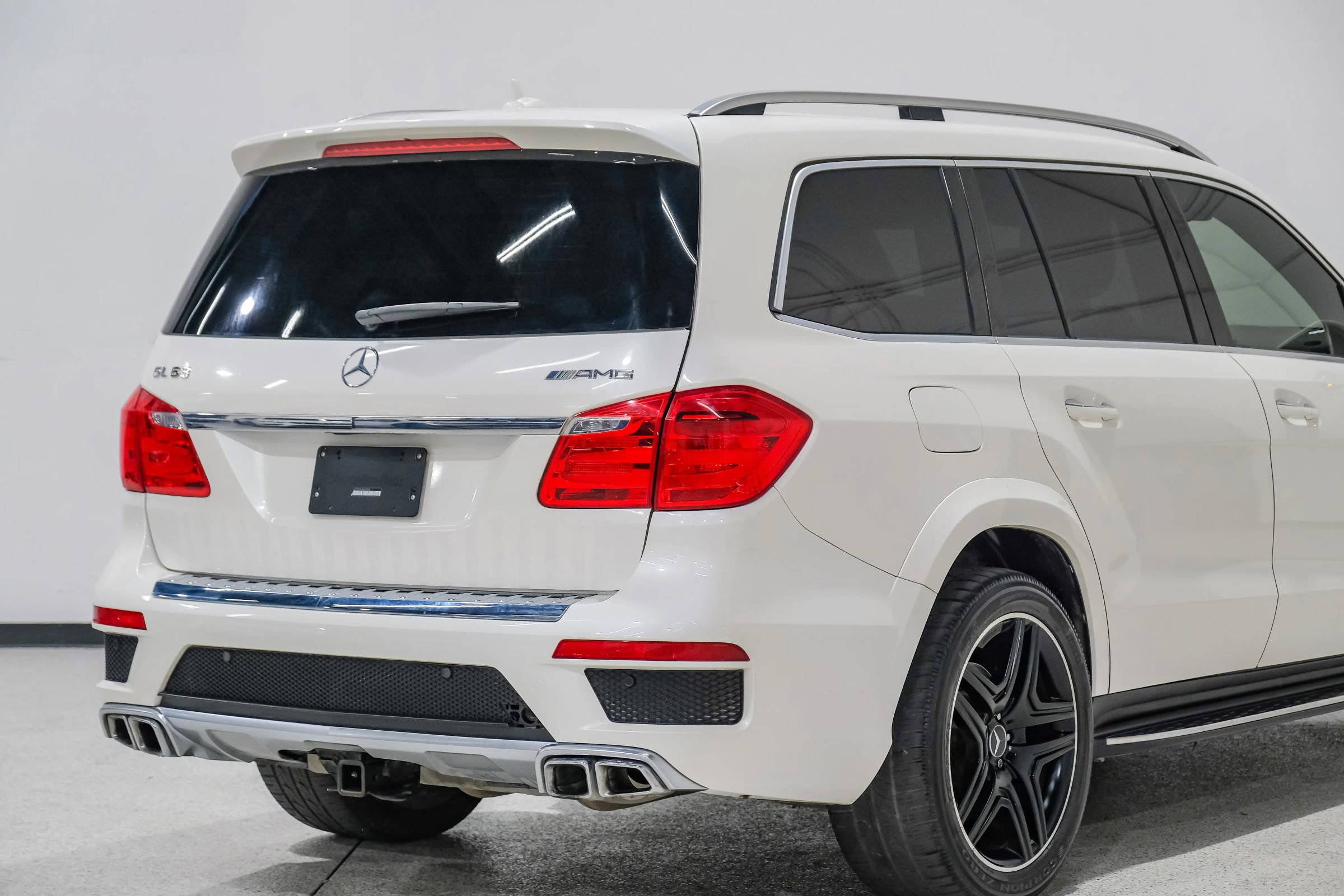 Used 2016 Mercedes-Benz GL 63 AMG 4MATIC image 12
