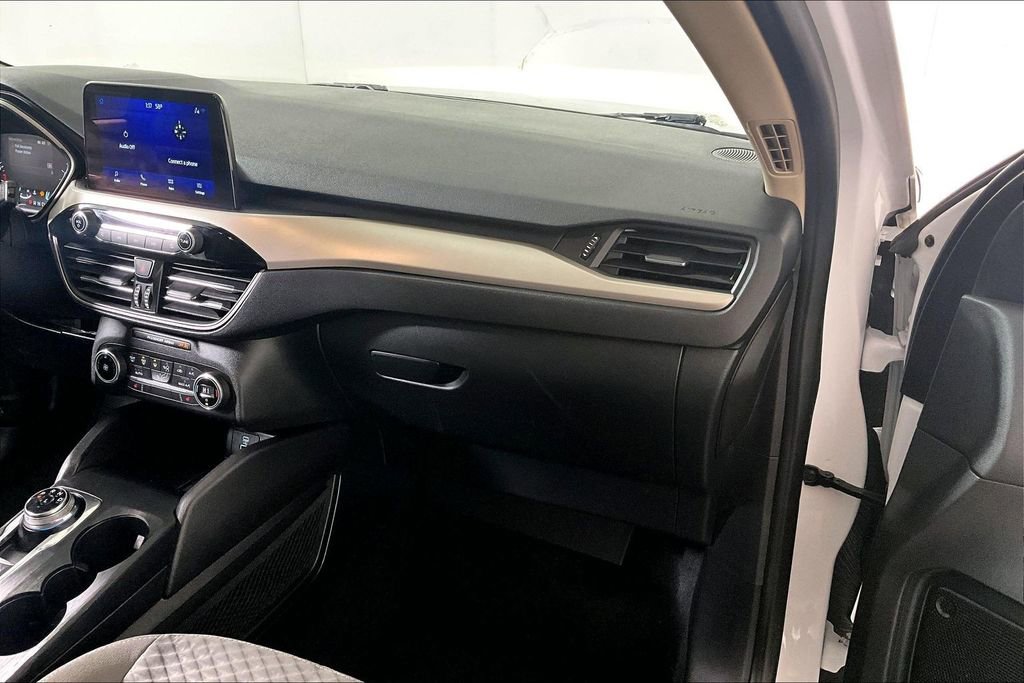 Used 2020 Ford Escape SE image 16