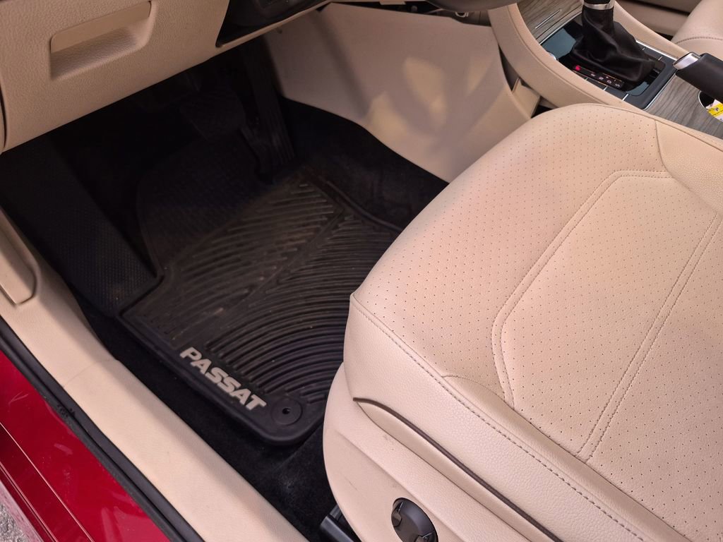 Used 2017 Volkswagen Passat 1.8T SE FWD image 21