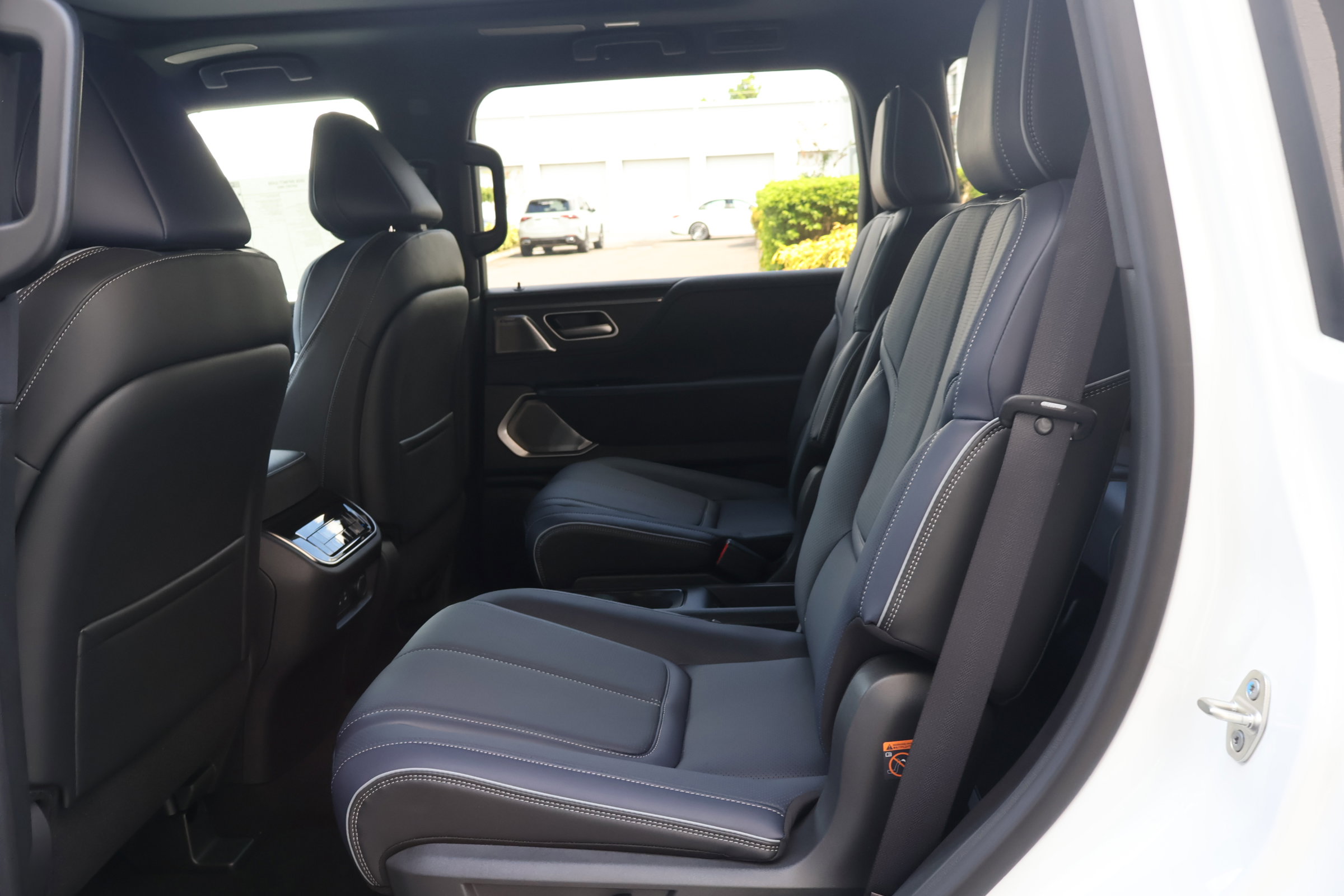 New 2026 INFINITI QX80 4WD image 15