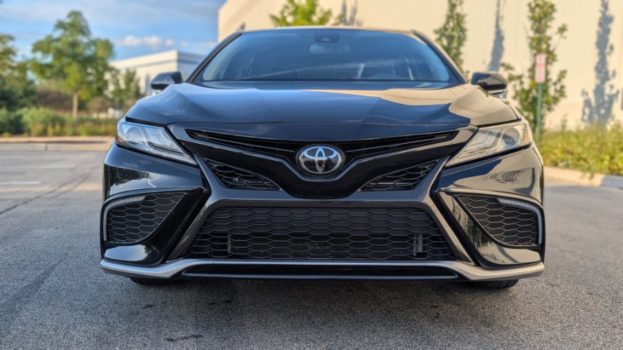 Used 2023 Toyota Camry XSE FWD image 9