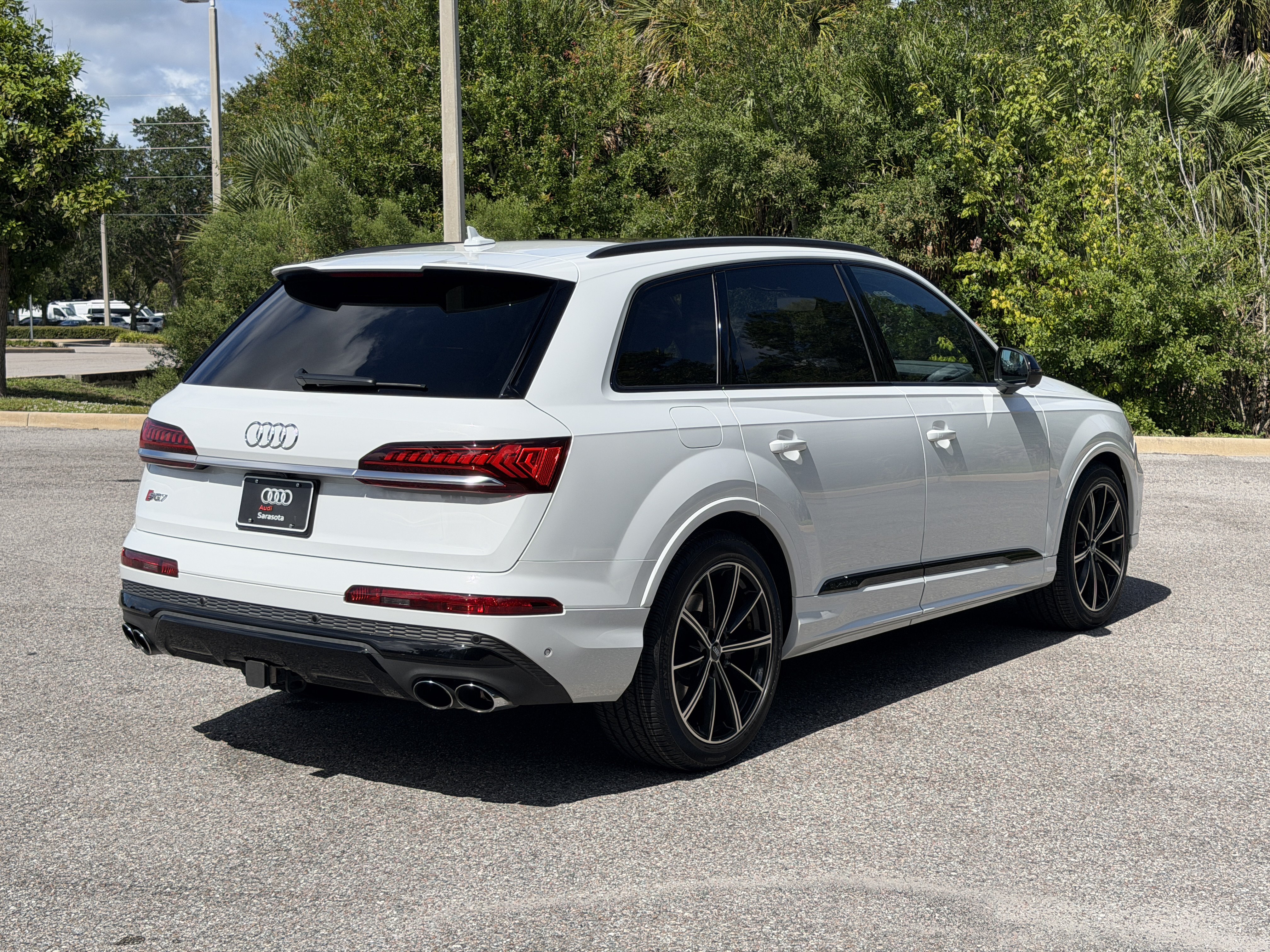 Used 2021 Audi SQ7 Prestige AWD/4WD image 7