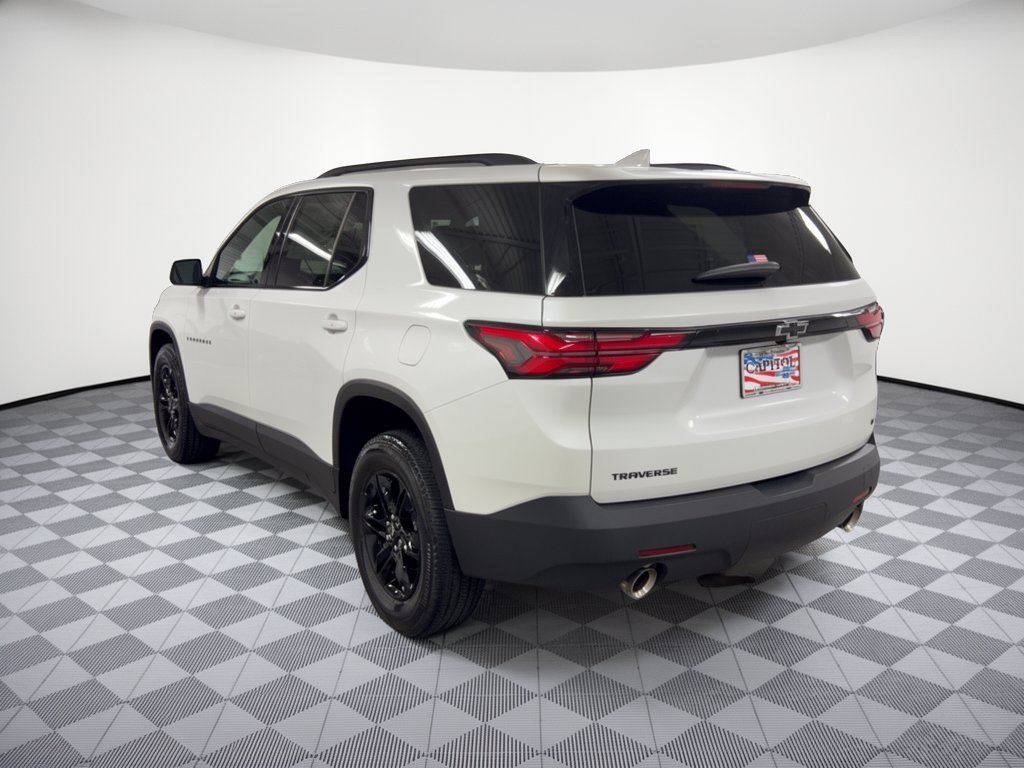 Used 2023 Chevrolet Traverse LT FWD image 3