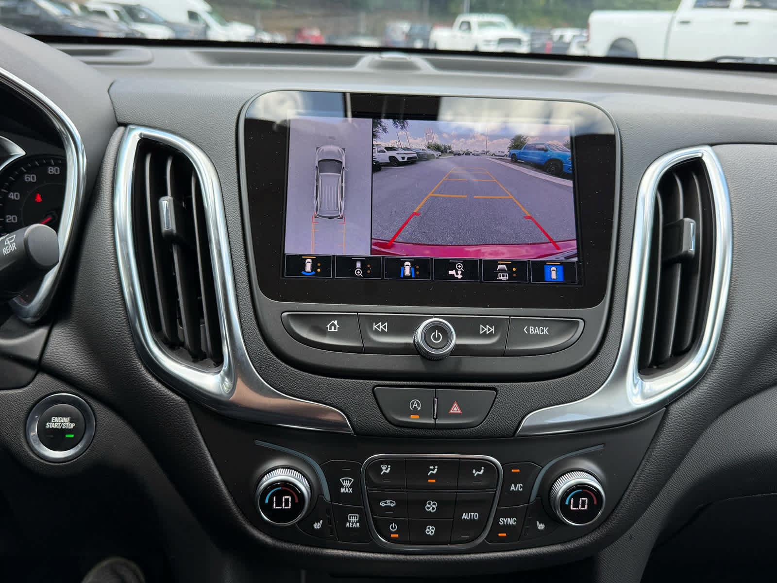 Used 2024 Chevrolet Equinox LT FWD image 18