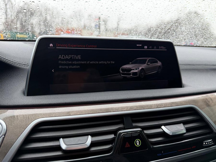 Used 2020 BMW 740i xDrive w/ M Sport Package image 32