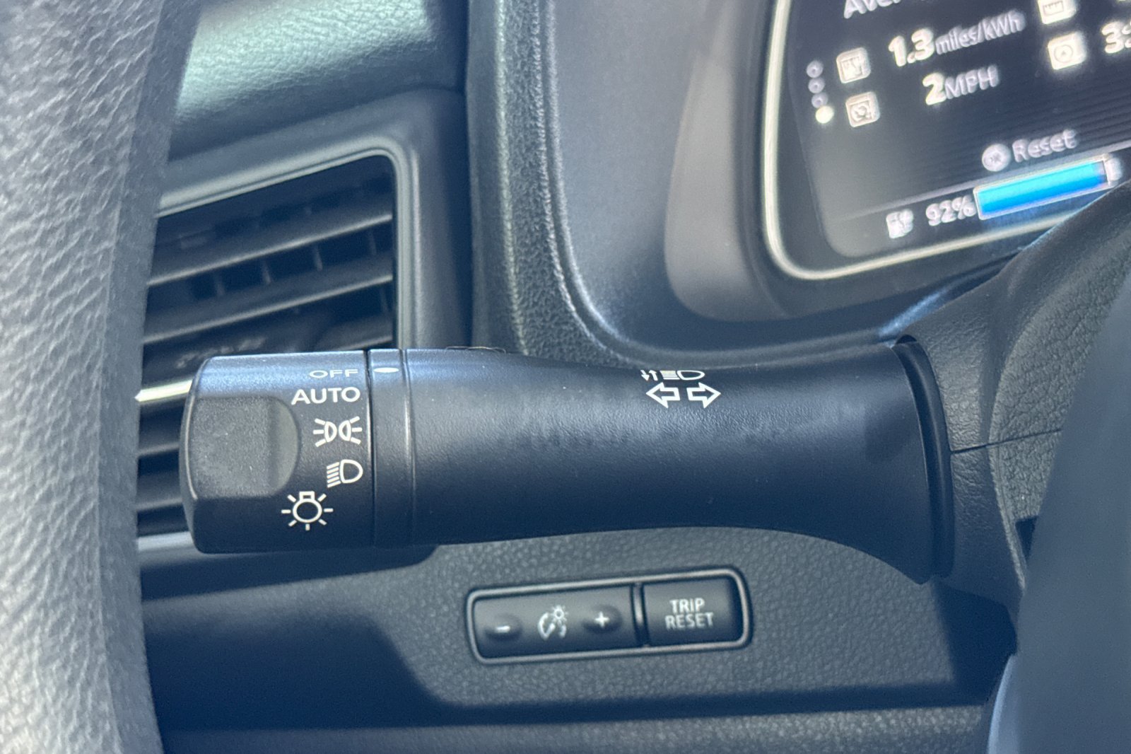 Certified 2025 Nissan Leaf S FWD image 38