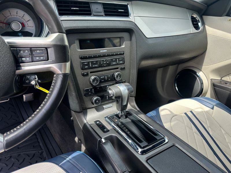 Used 2010 Ford Mustang Premium RWD image 10