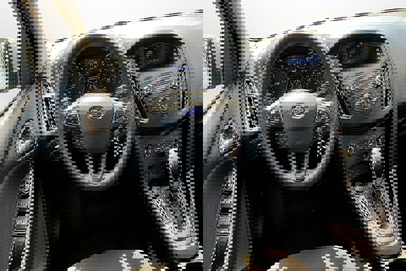 Used 2018 Ford Focus SE image 4